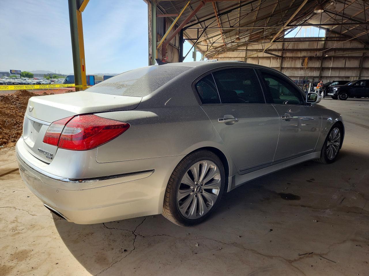 HYUNDAI GENESIS