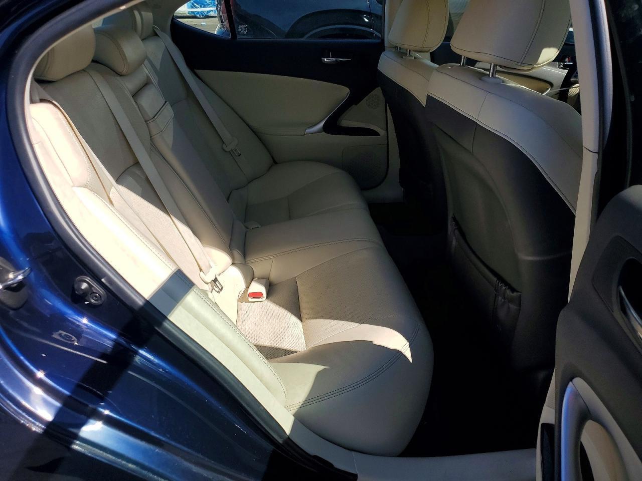 2012 LEXUS IS 250 — фото 10