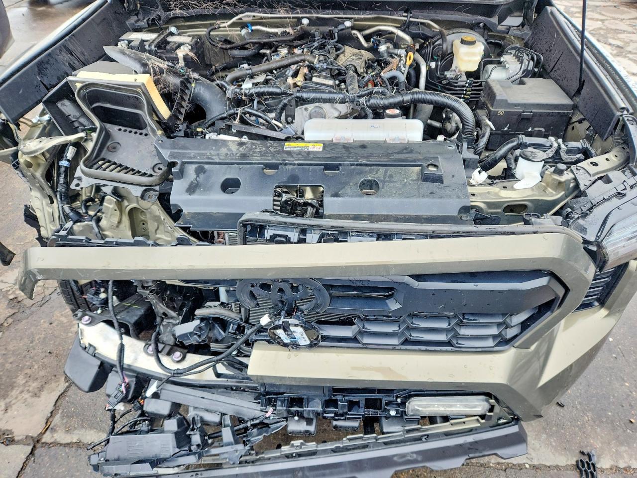 TOYOTA TACOMA