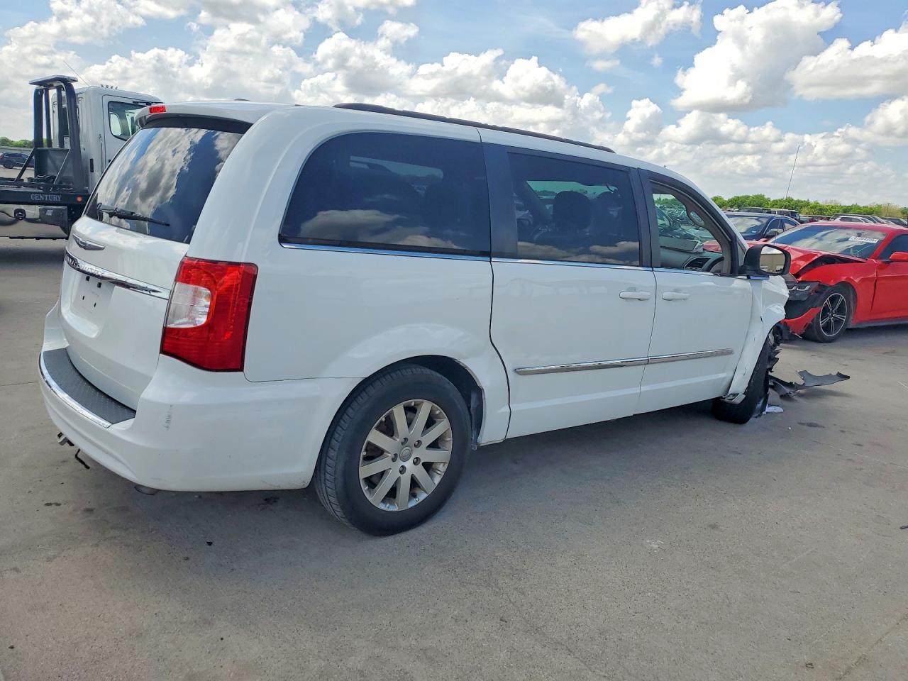 CHRYSLER TOWN & COUNTRY