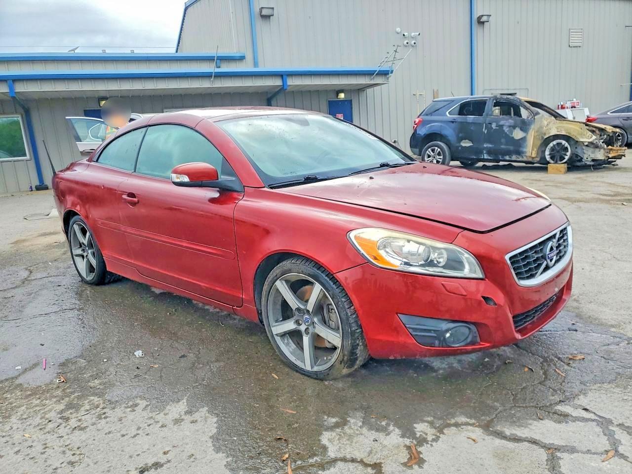 2011 VOLVO C70 — фото 4