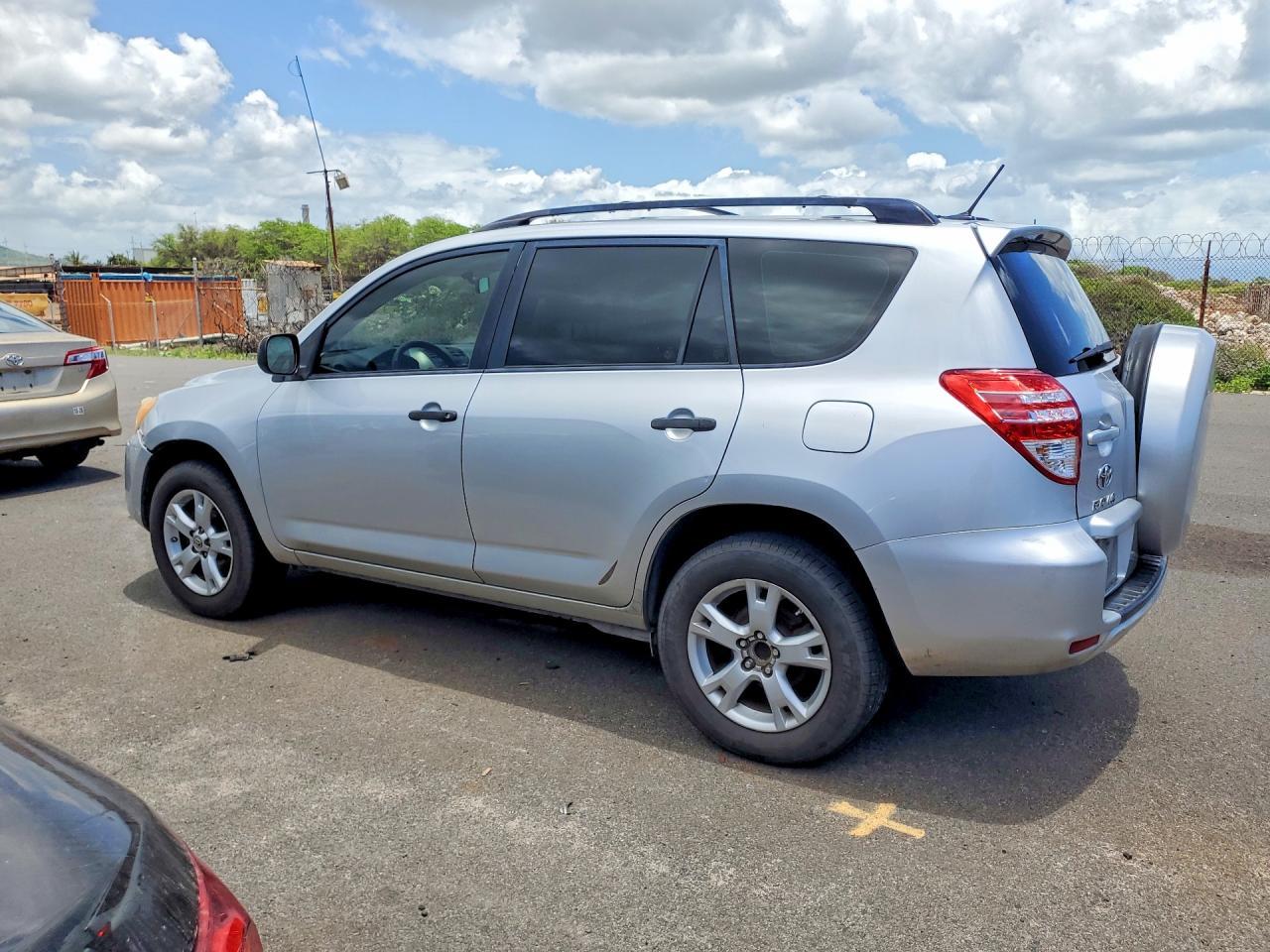 2012 TOYOTA RAV4 — фото 2