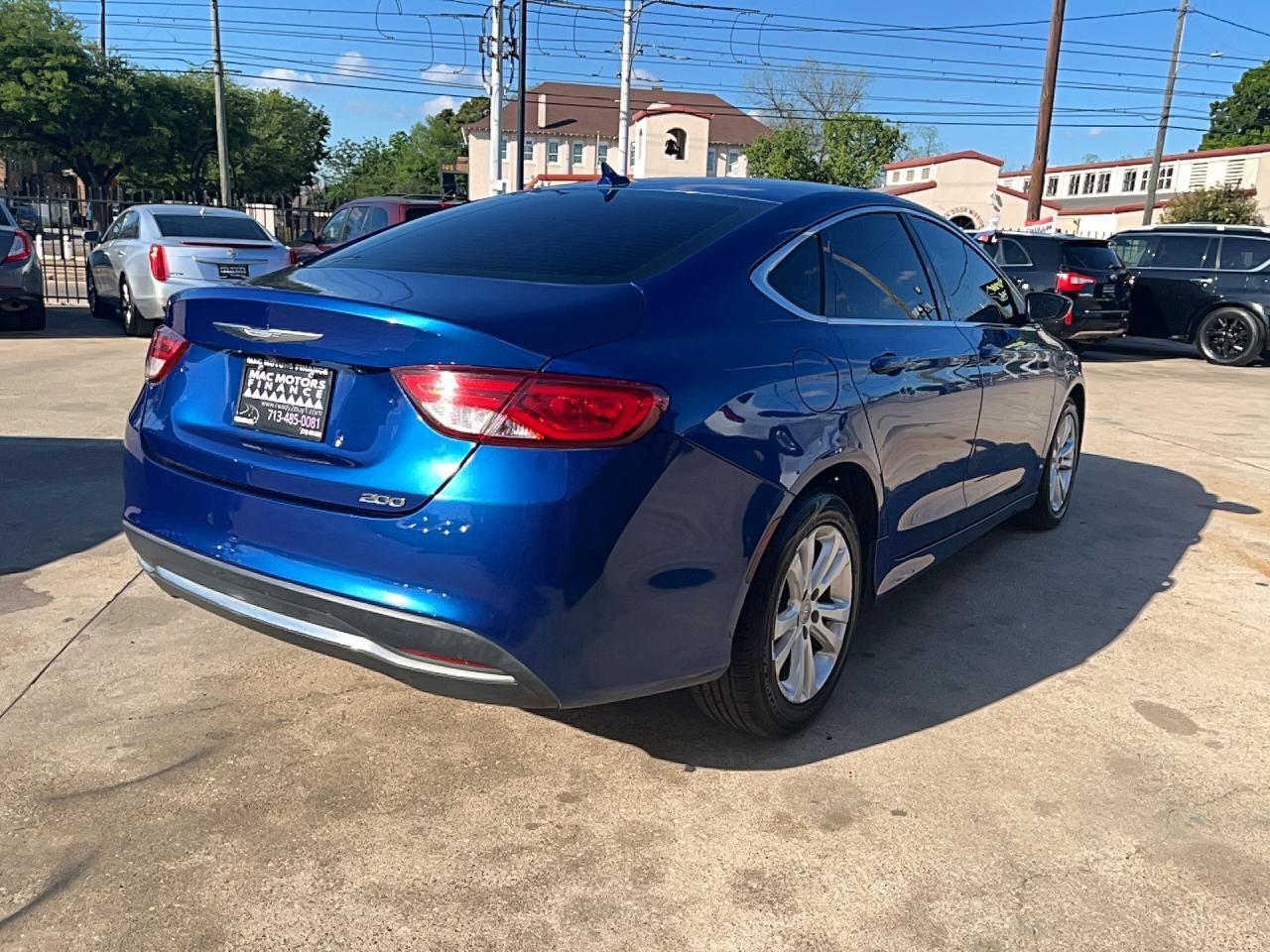 CHRYSLER 200