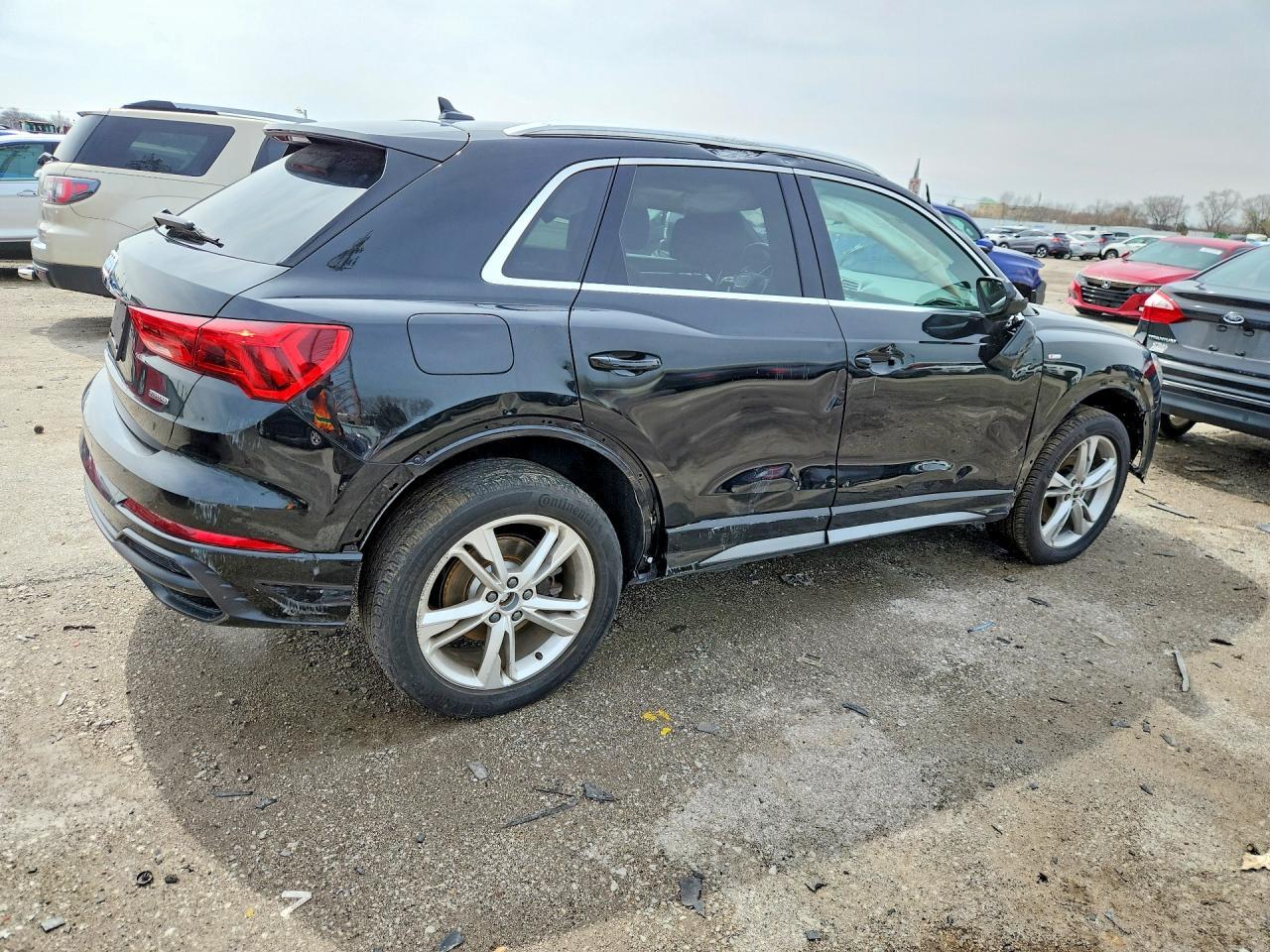 AUDI Q3
