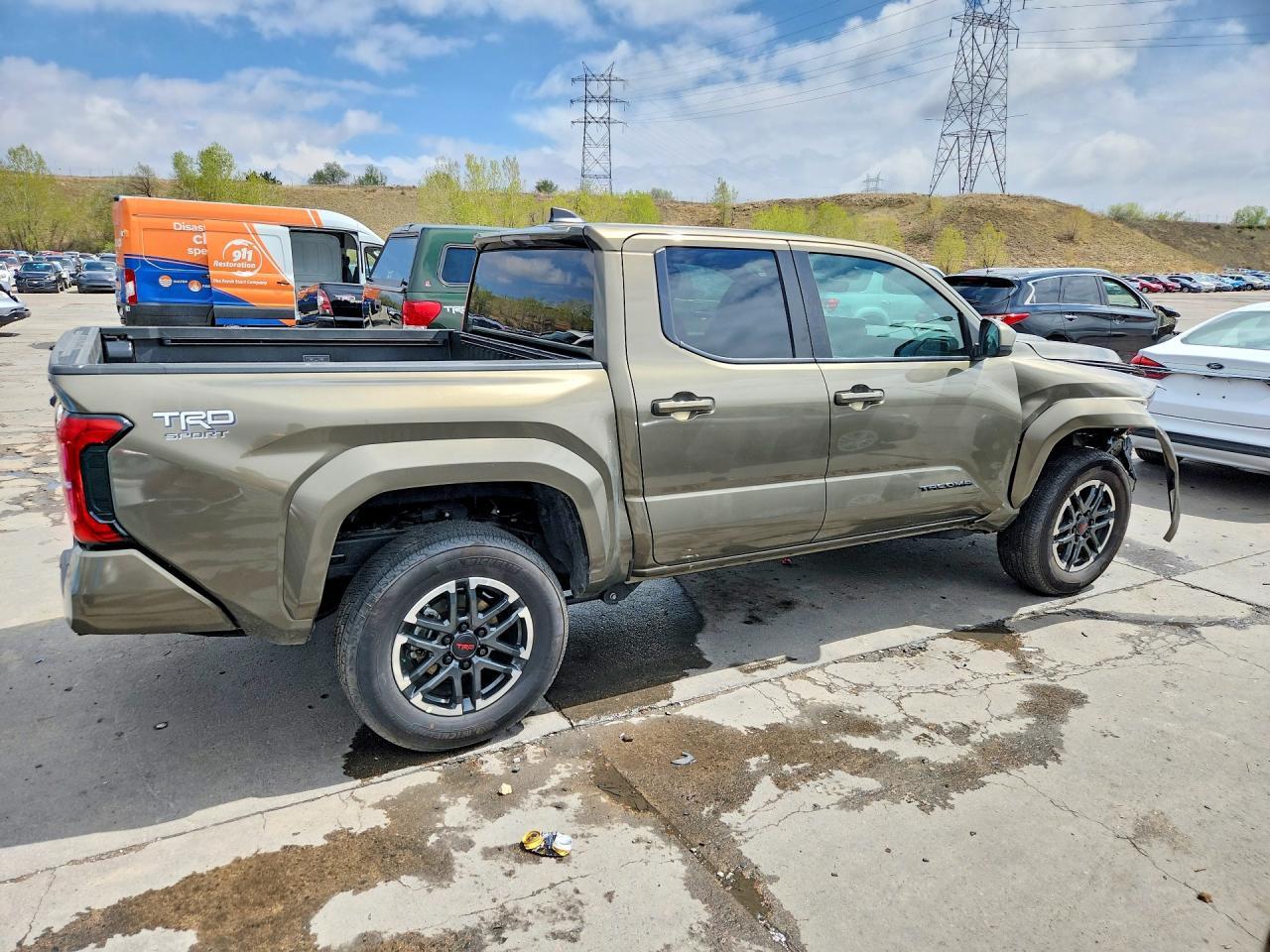 TOYOTA TACOMA