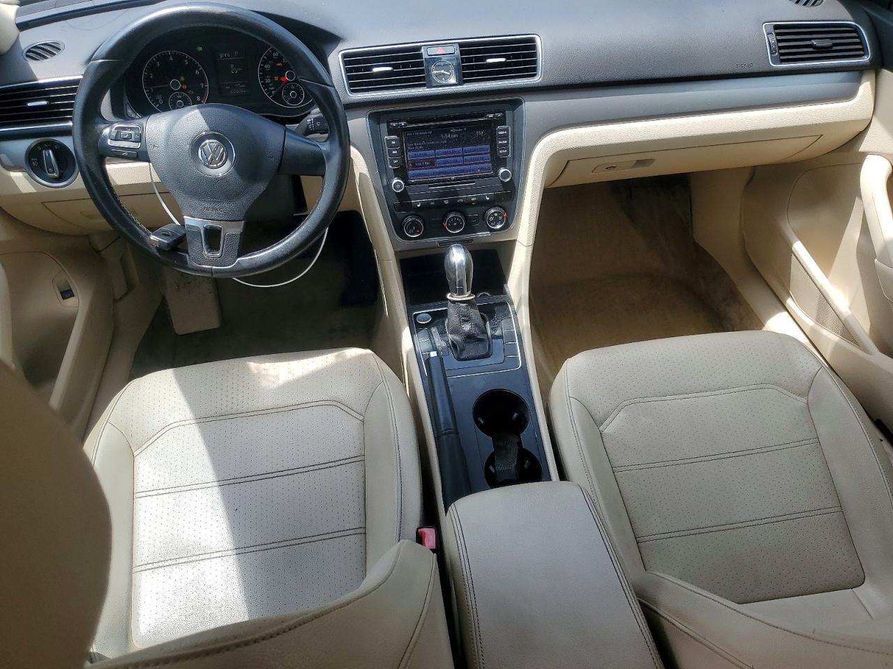 VOLKSWAGEN PASSAT