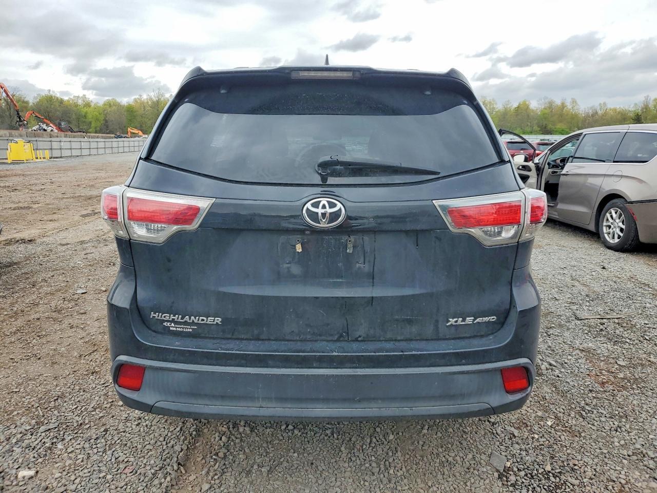 TOYOTA HIGHLANDER