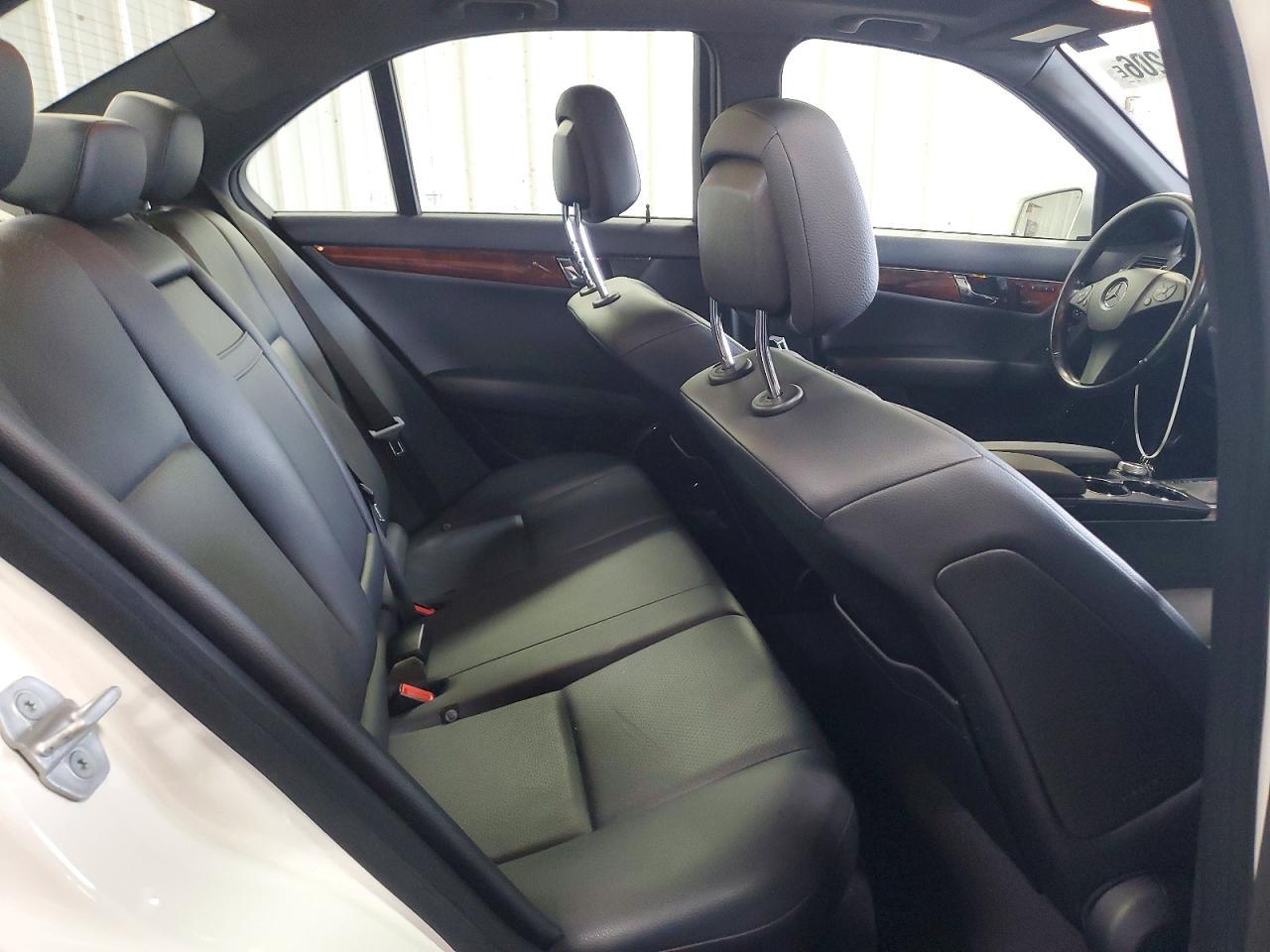 2011 MERCEDES-BENZ C-CLASS — фото 10