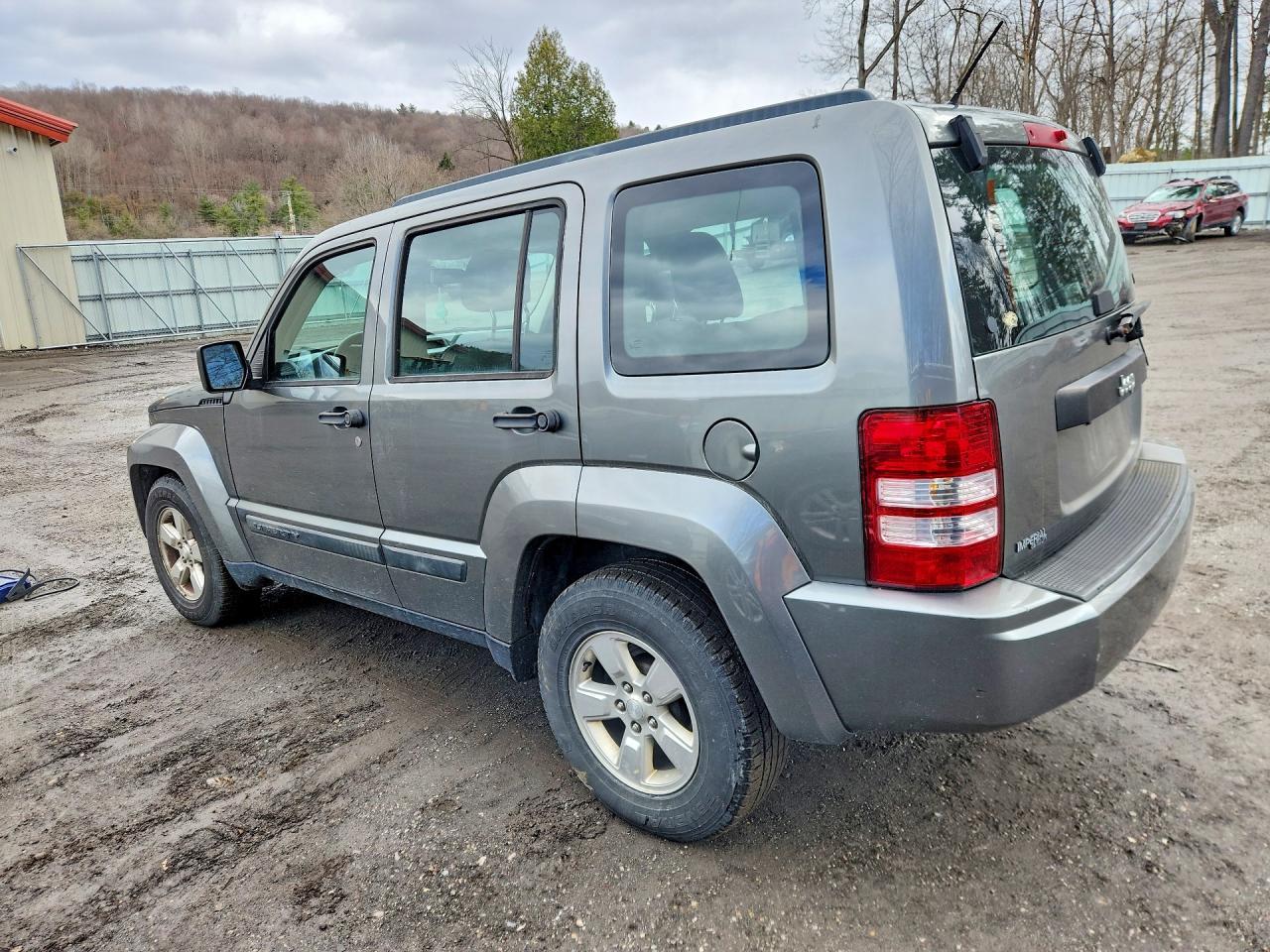 2012 JEEP LIBERTY — фото 2