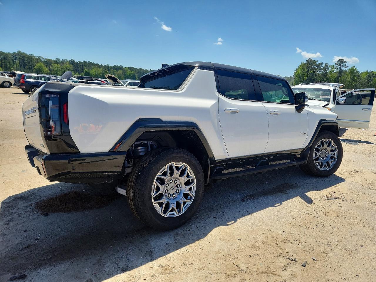 2025 GMC HUMMER EV — фото 3