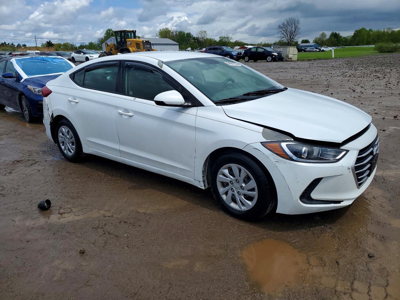 2017 HYUNDAI ELANTRA — фото 4