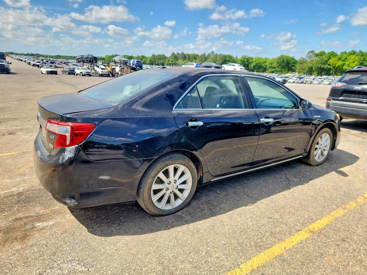 TOYOTA CAMRY HYBRID