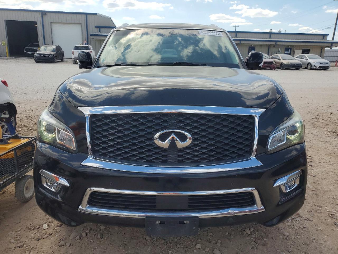 2017 INFINITI QX80 — фото 5