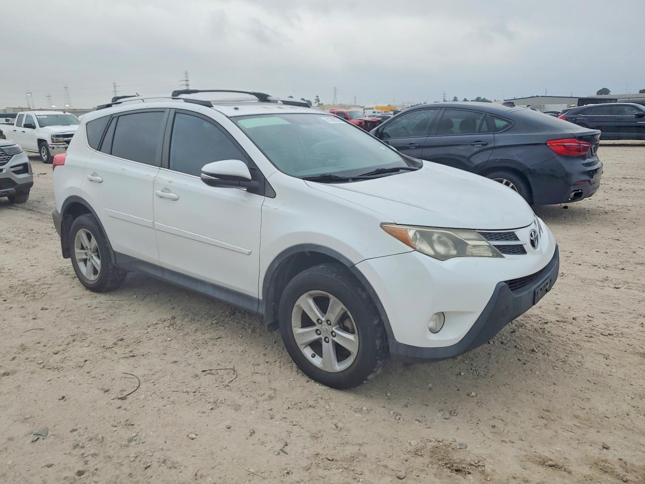 2013 TOYOTA RAV4 — фото 4
