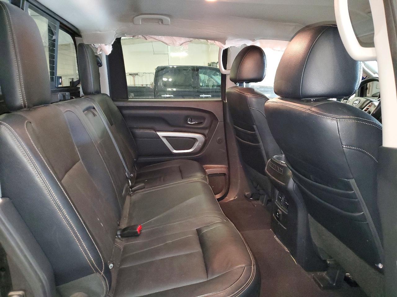 2017 NISSAN TITAN — фото 10