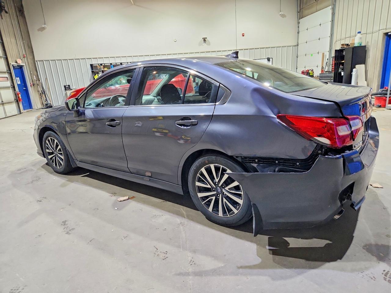 2019 SUBARU LEGACY — фото 2