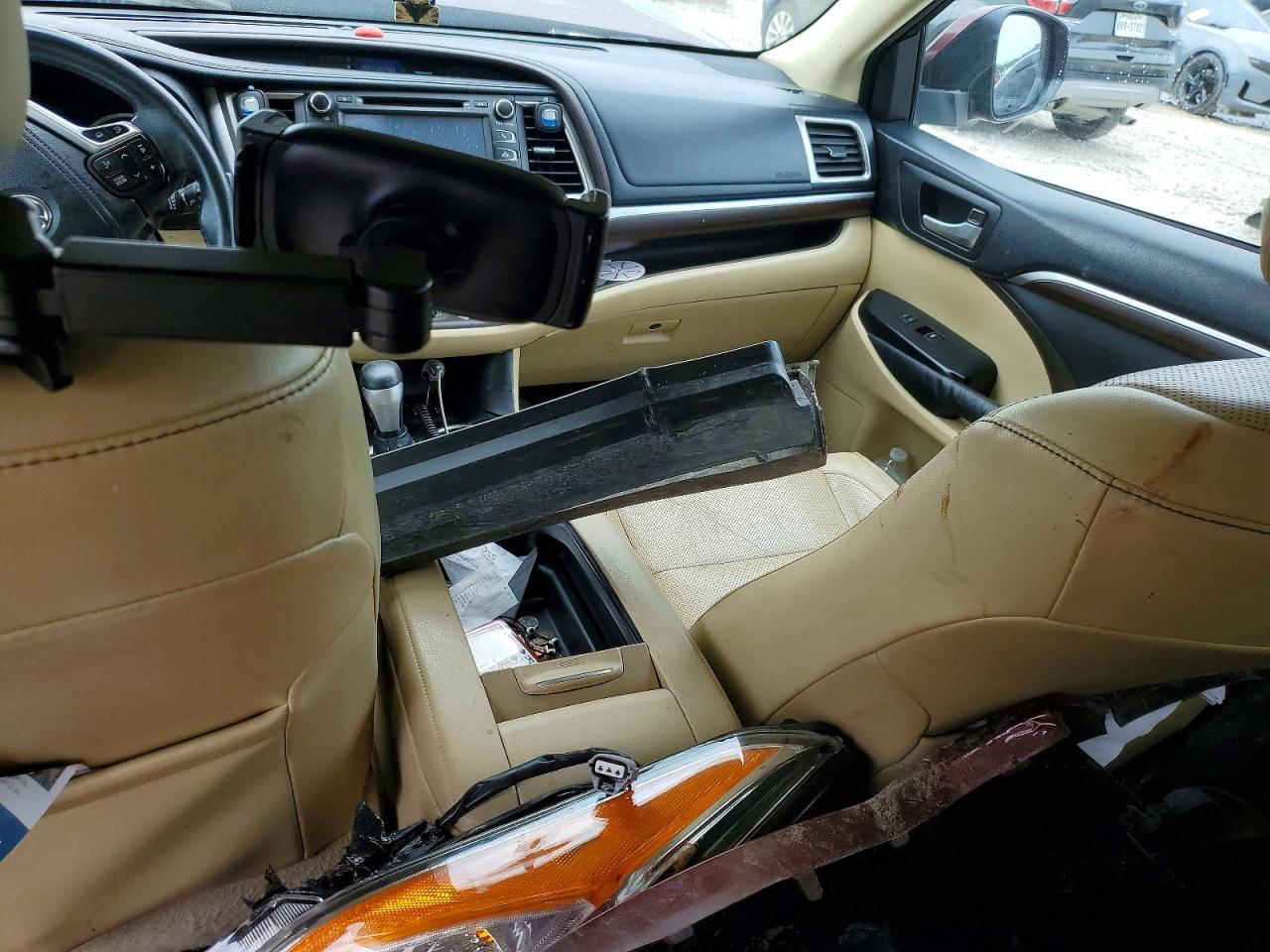 TOYOTA HIGHLANDER