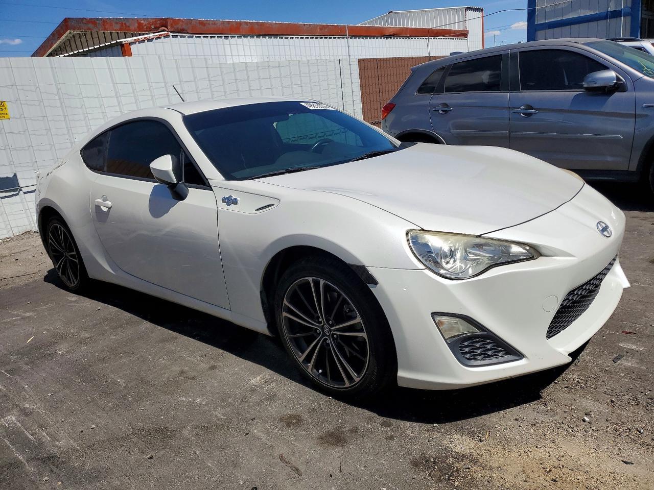 2013 SCION FR-S — фото 4