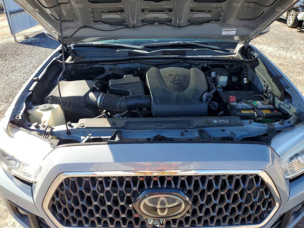 TOYOTA TACOMA