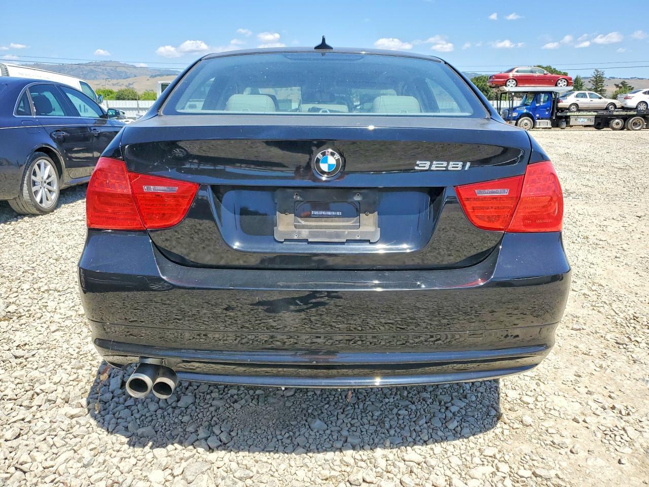 2011 BMW 3 SERIES — фото 6