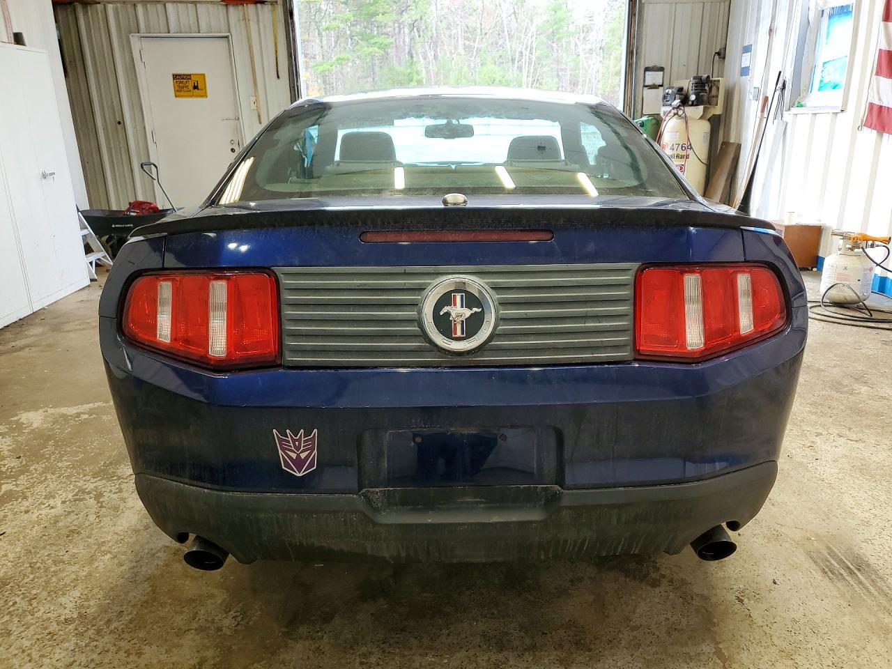 FORD MUSTANG