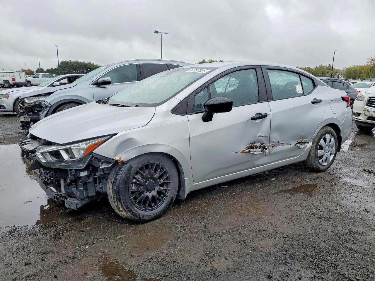 NISSAN VERSA