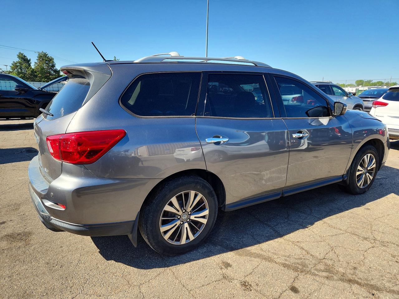 NISSAN PATHFINDER