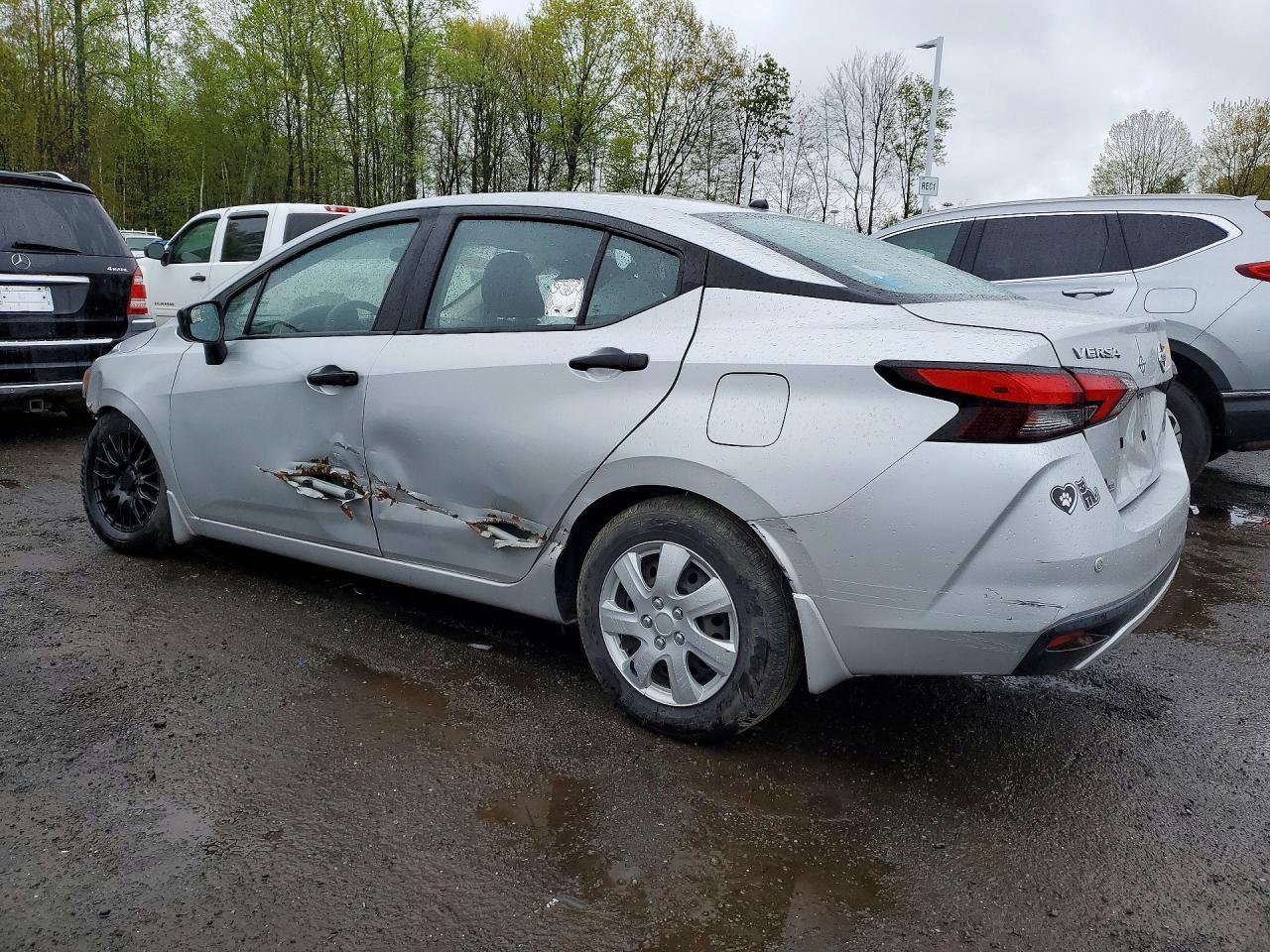 NISSAN VERSA