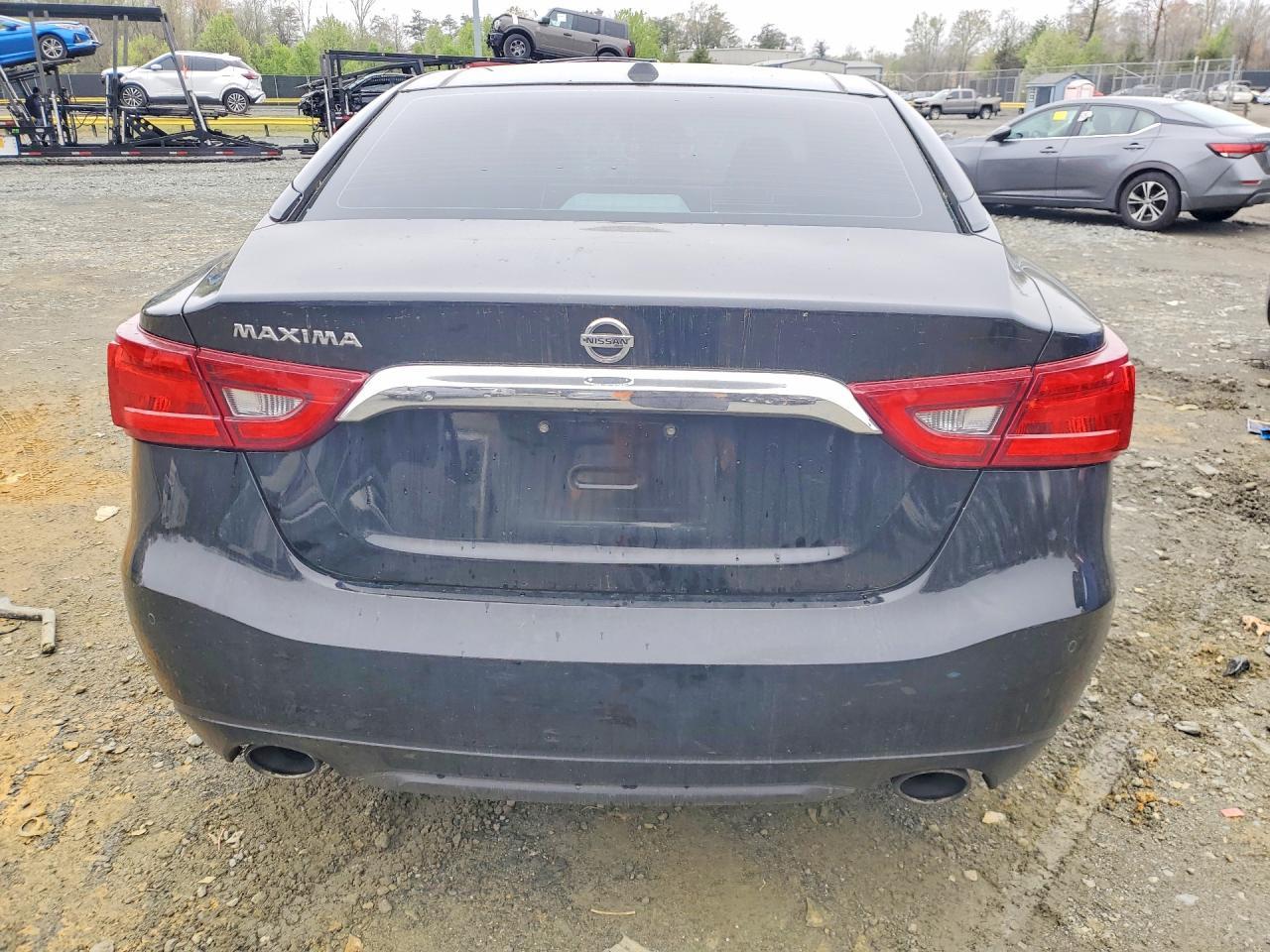 NISSAN MAXIMA