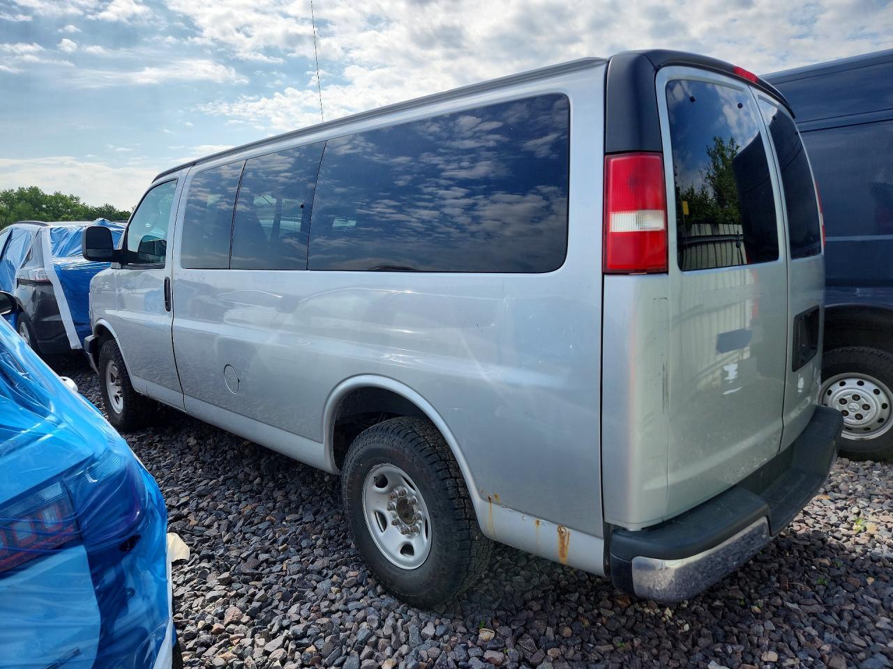 2019 CHEVROLET EXPRESS — фото 2