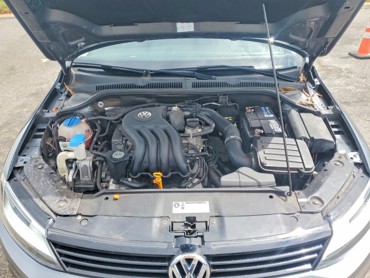 VOLKSWAGEN JETTA