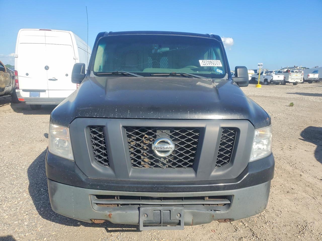 NISSAN NV