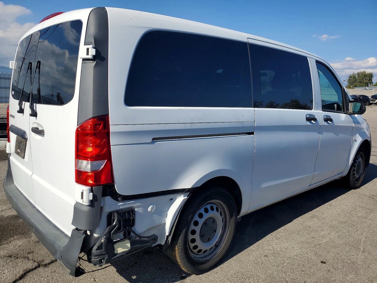 2019 MERCEDES-BENZ METRIS — фото 3