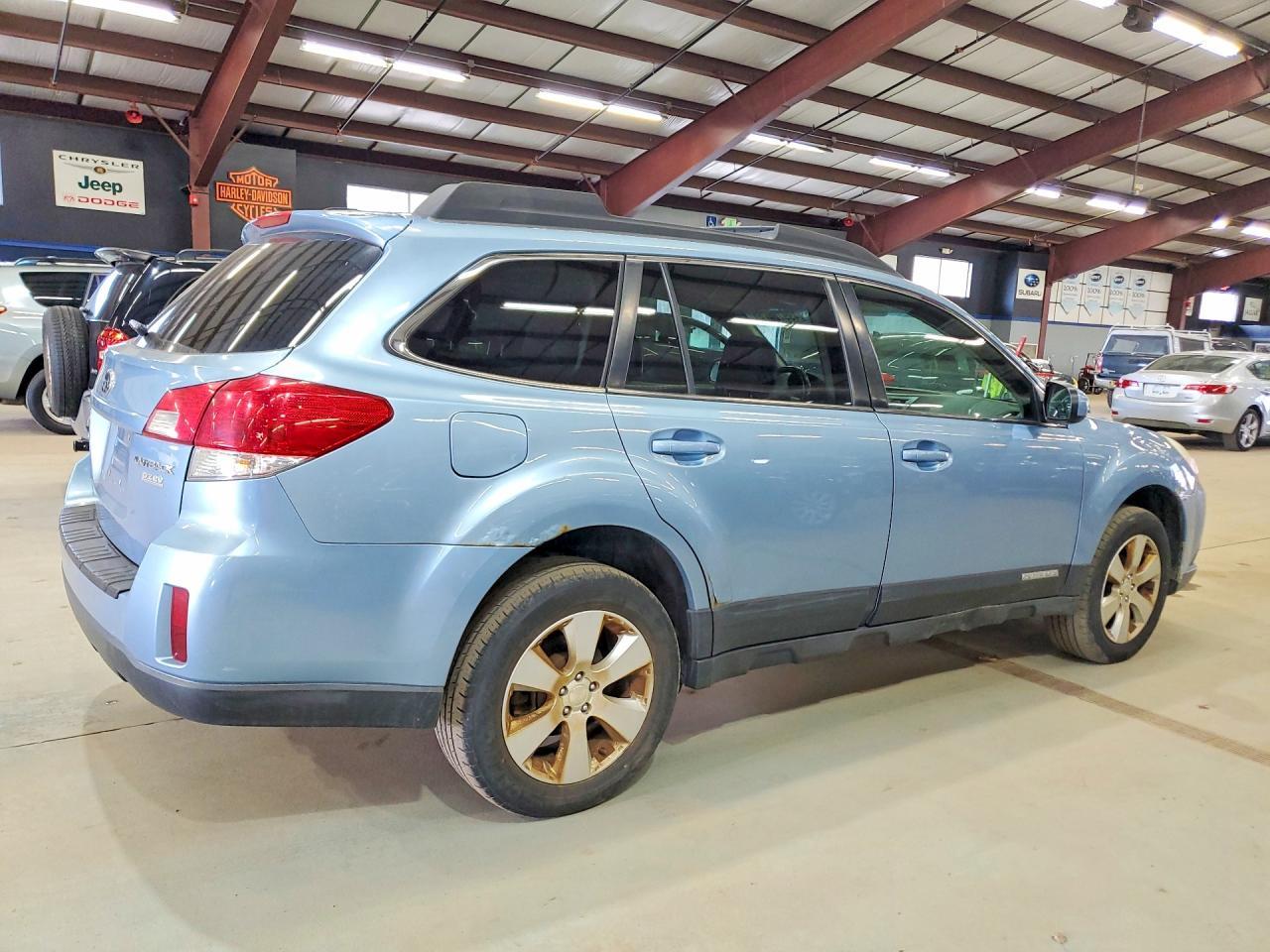 2010 SUBARU OUTBACK — фото 3
