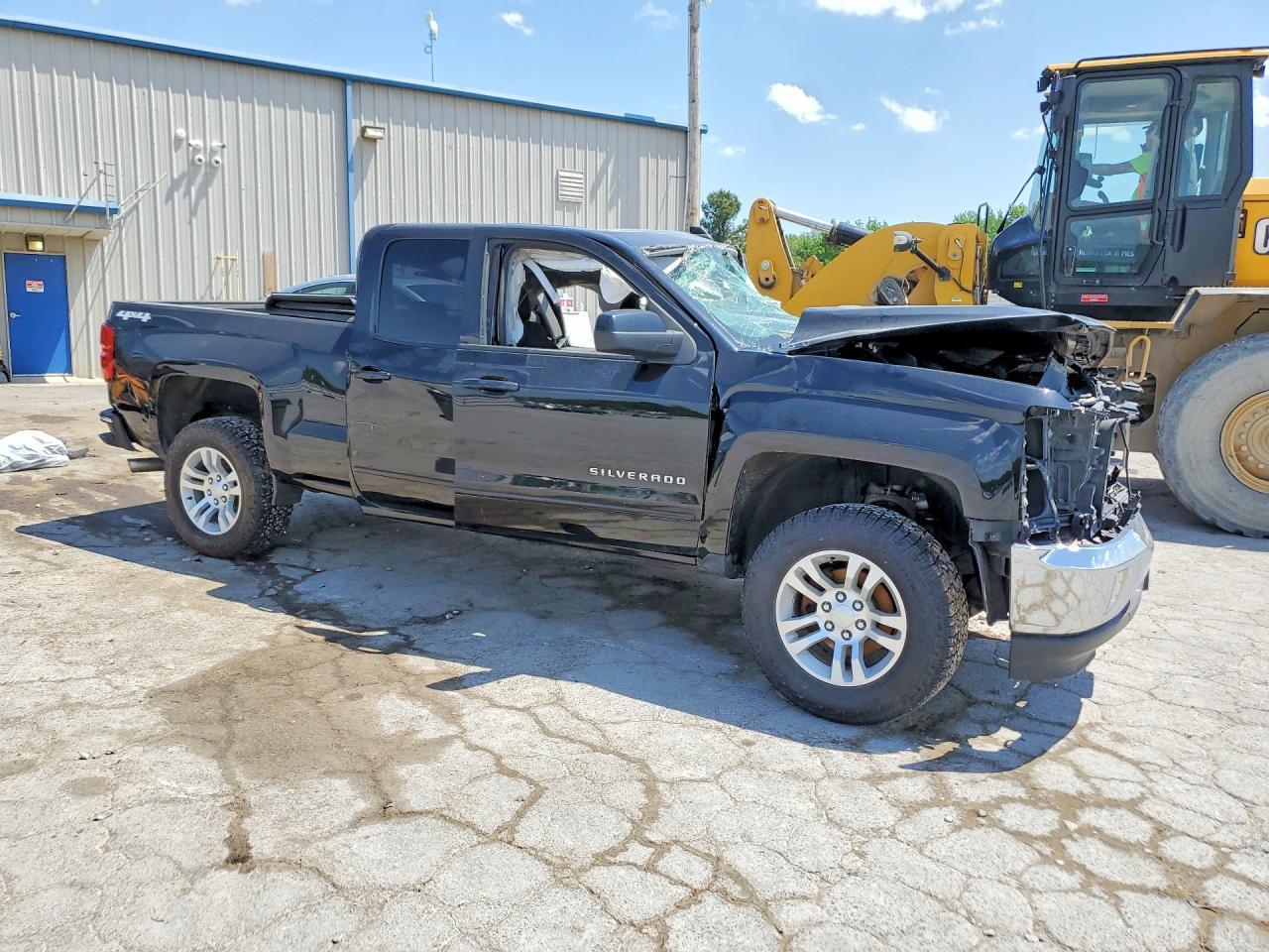 2017 CHEVROLET SILVERADO — фото 4