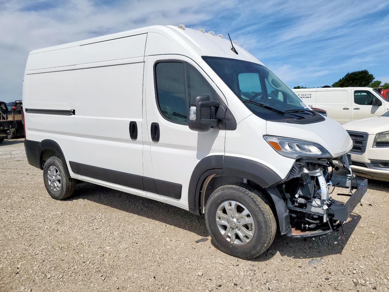 2024 RAM PROMASTER 2500 — фото 4