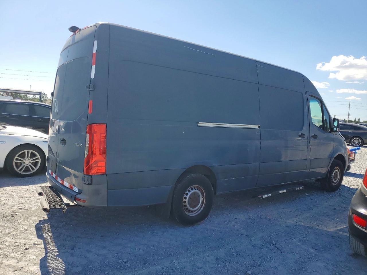 MERCEDES-BENZ SPRINTER