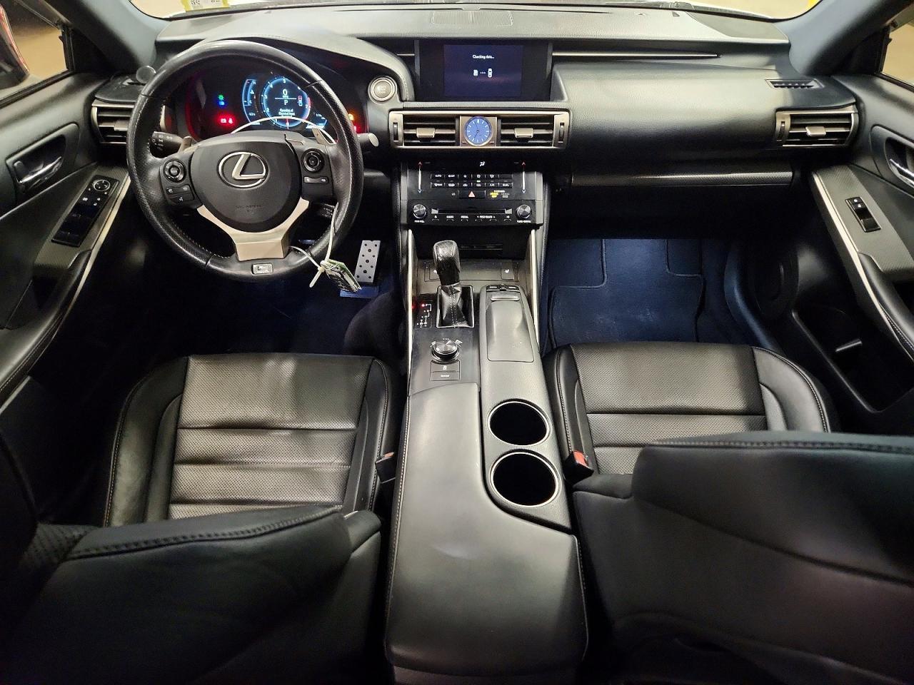 LEXUS IS