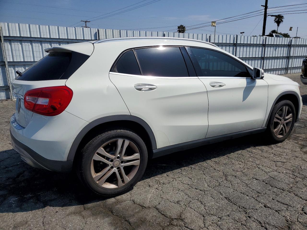 2017 MERCEDES-BENZ GLA-CLASS — фото 3