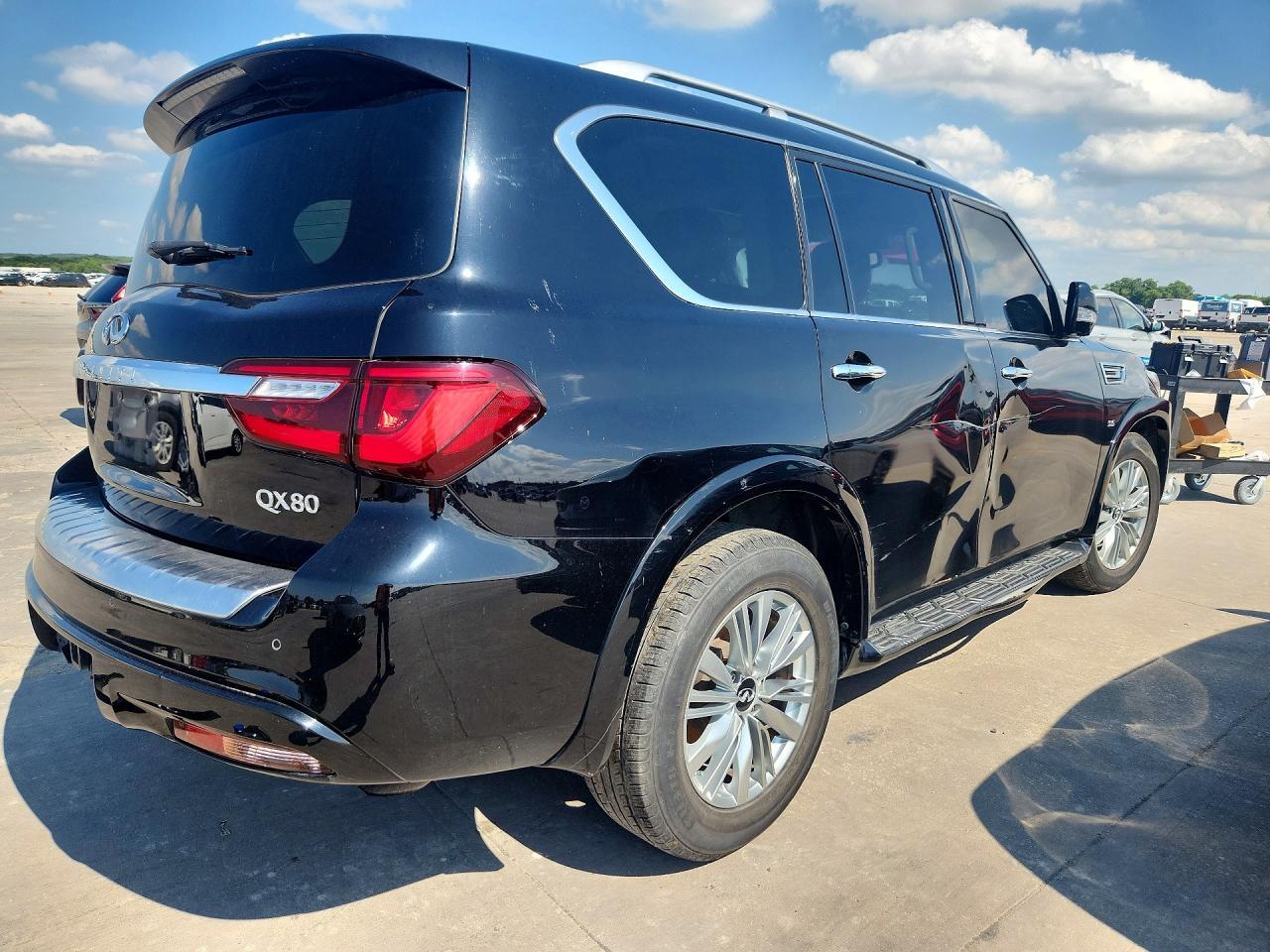 2019 INFINITI QX80 — фото 3