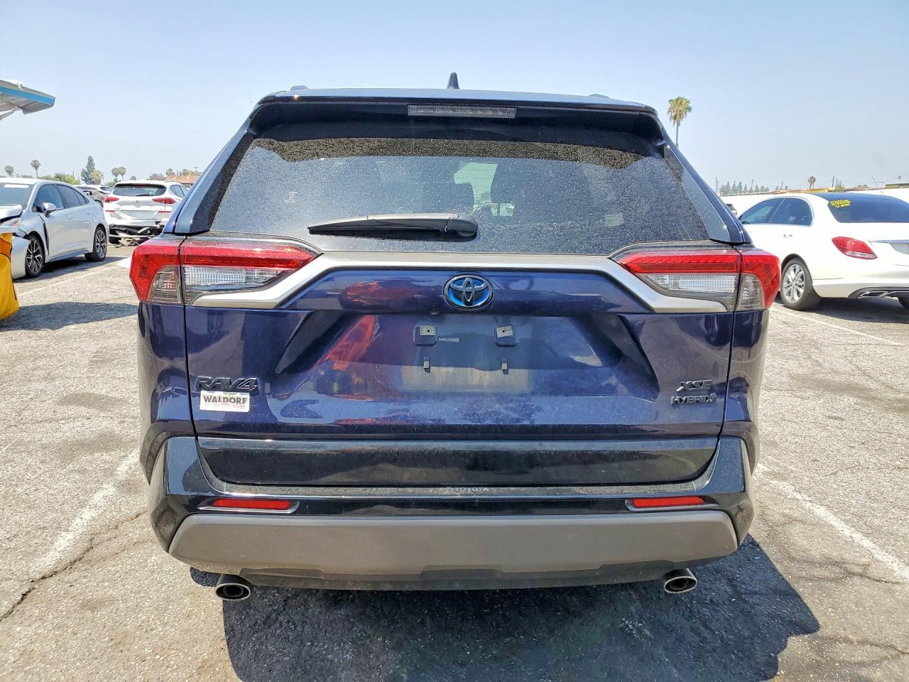 2020 TOYOTA RAV4 HYBRID — фото 6