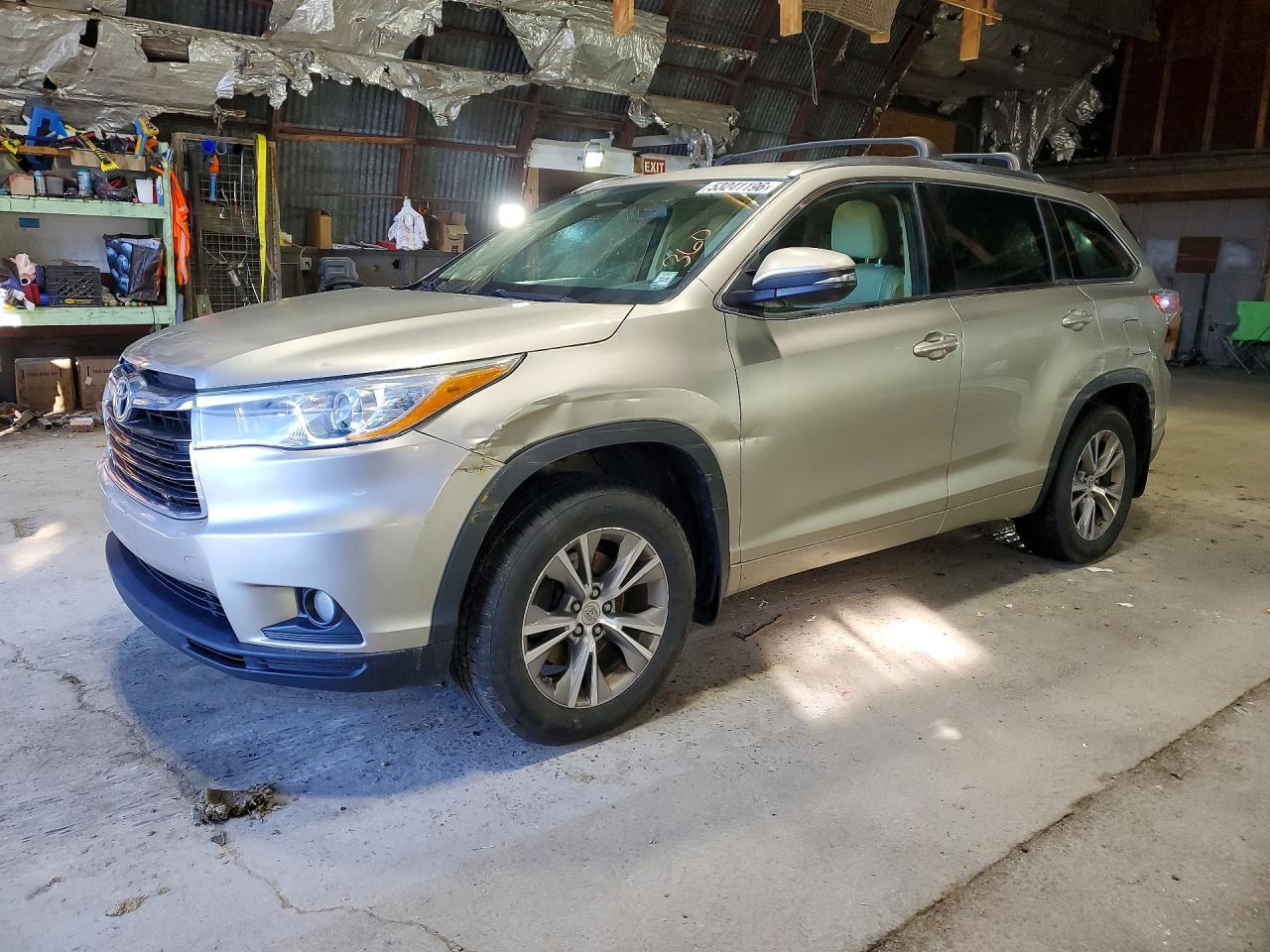 TOYOTA HIGHLANDER