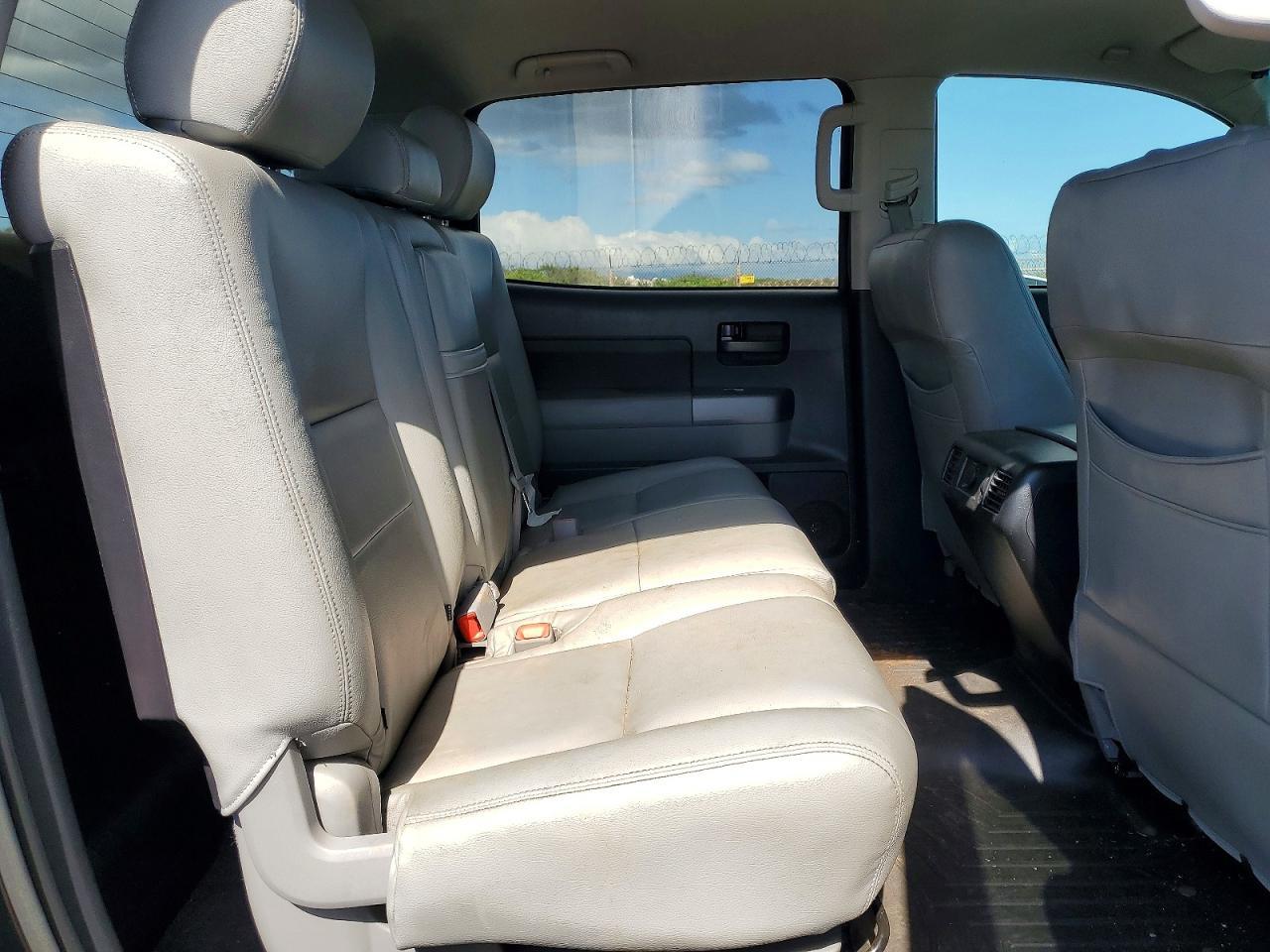 TOYOTA TUNDRA