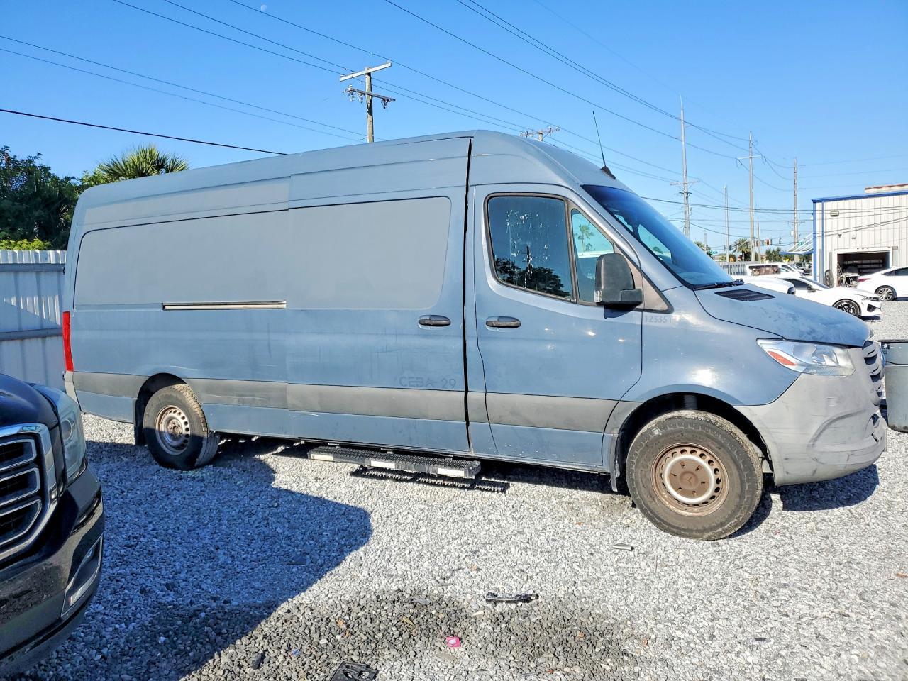 MERCEDES-BENZ SPRINTER
