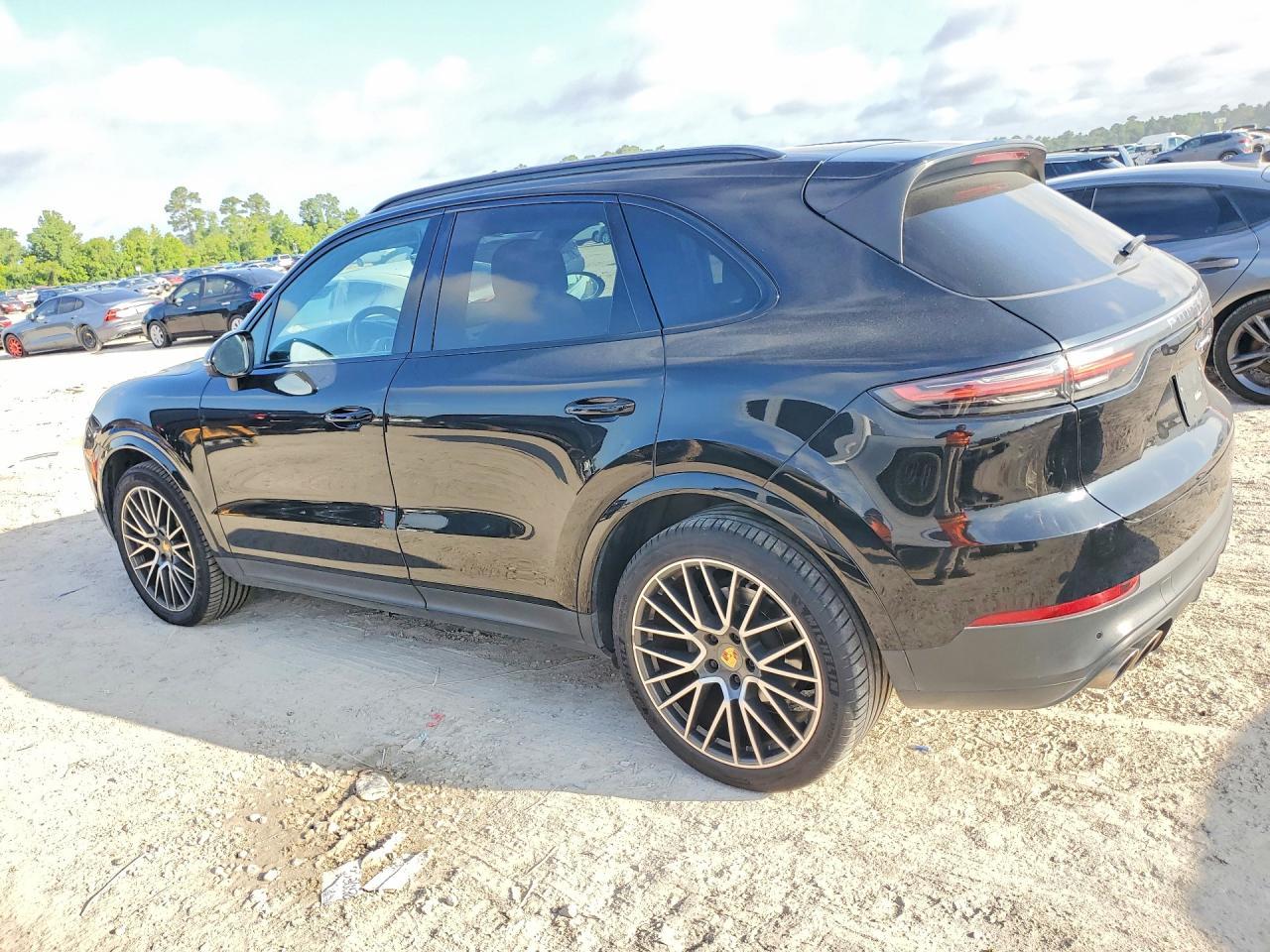 PORSCHE CAYENNE