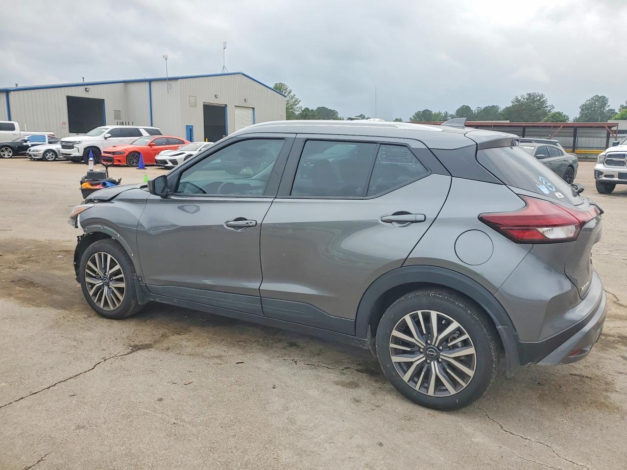 NISSAN KICKS
