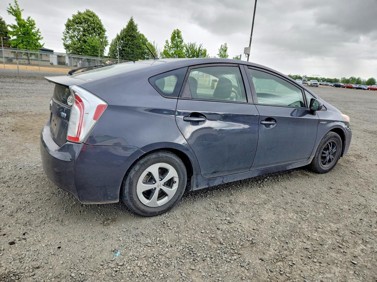 2014 TOYOTA PRIUS — фото 3