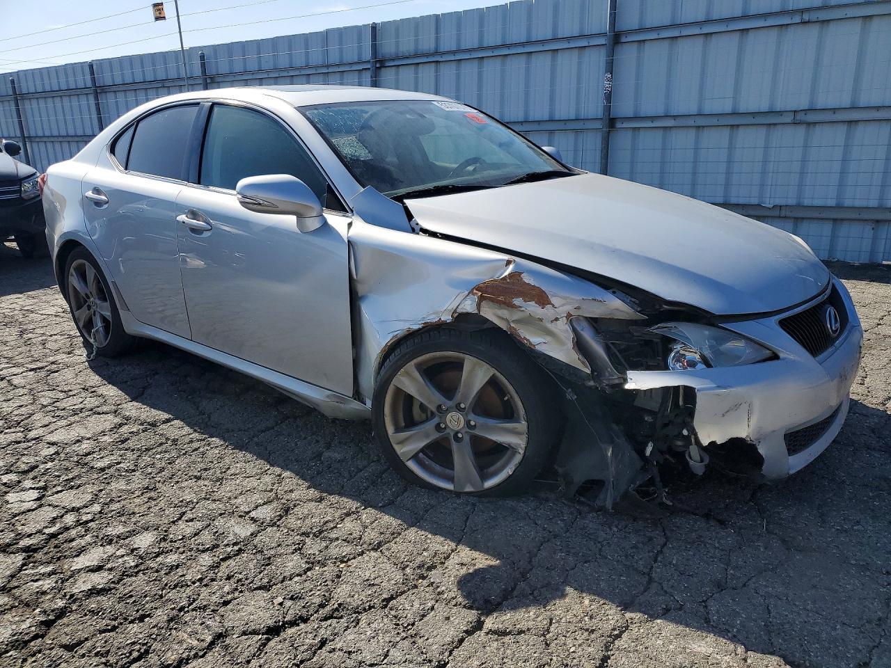 2011 LEXUS IS 250 — фото 4