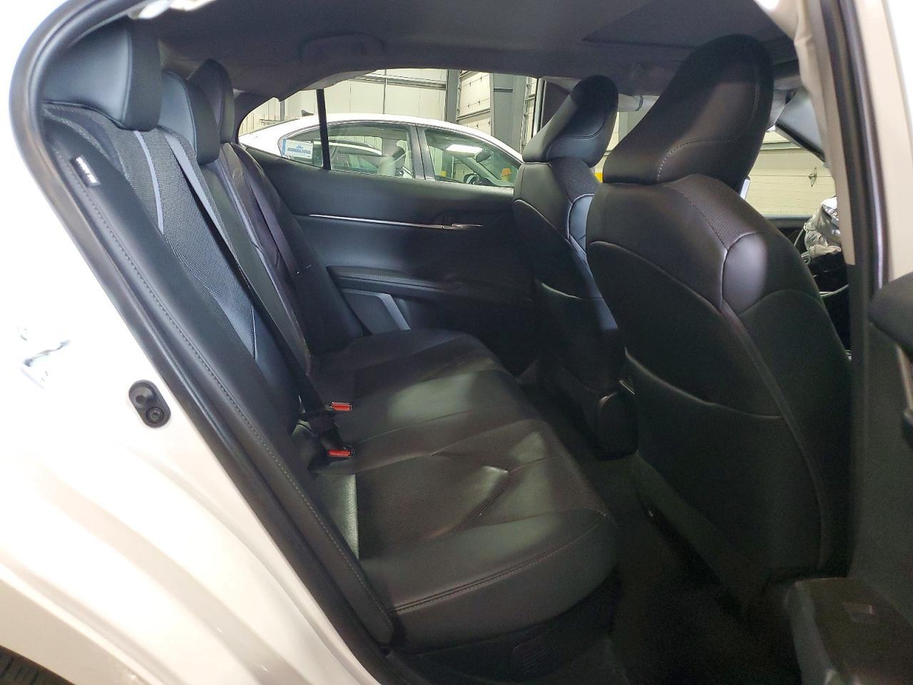 2022 TOYOTA CAMRY HYBRID — фото 10