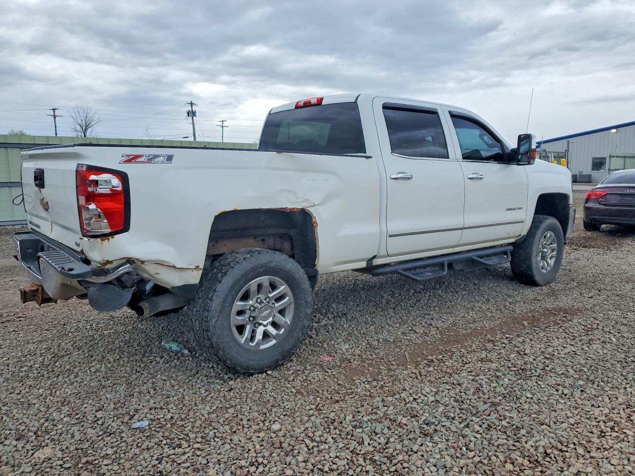 2017 CHEVROLET SILVERADO 3500 — фото 3